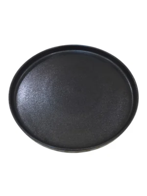 Photoroom-20251213_142922 Assiette ronde en céramique noire mate, élégante et résistante, parfaite pour une présentation raffinée.